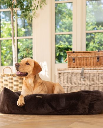 Calming Anti-Anxiety Dusk Faux Fur Box Bed With Removable Covers by Lords & Labradors