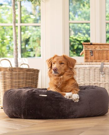 Calming Anti-Anxiety Donut Bed With Removable Covers in Dusk Faux Fur by Lords & Labradors
