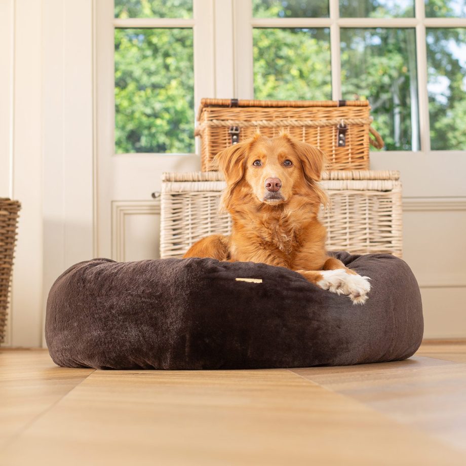 Calming Anti-Anxiety Donut Bed With Removable Covers in Dusk Faux Fur by Lords & Labradors
